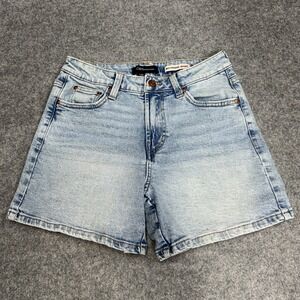 BCBG Generation Boyfriend Denim Shorts, (Junior) Size 7/28, Blue Light Wash